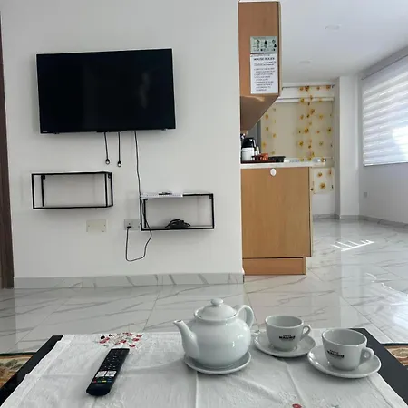 2bdr Just Off Seafront Apartment