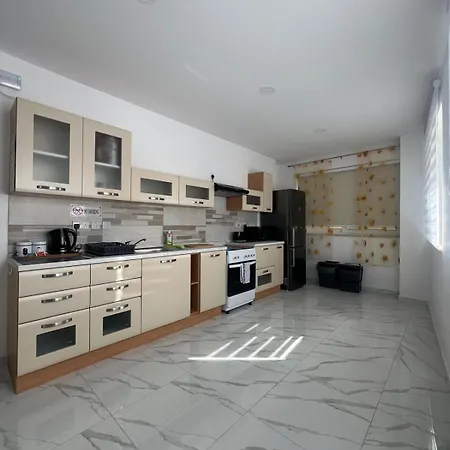 2bdr Just Off Seafront Apartment