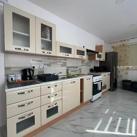 Apartment 2bdr Just Off Seafront Sliema
