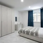דירה 2bdr Just Off Seafront *