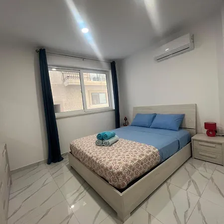 Apartment 2bdr Just Off Seafront