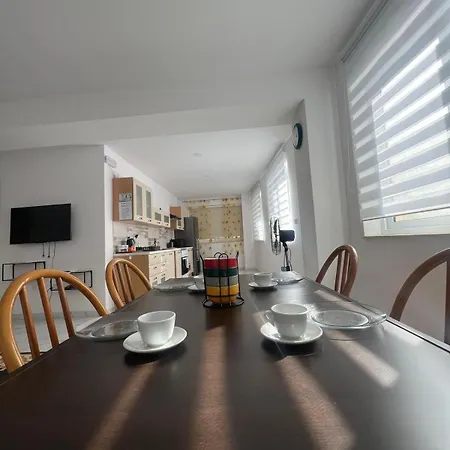 2bdr Just Off Seafront Apartment