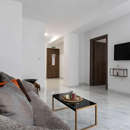 2bdr Just Off Seafront Sliema