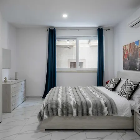 2bdr Just Off Seafront سليمة