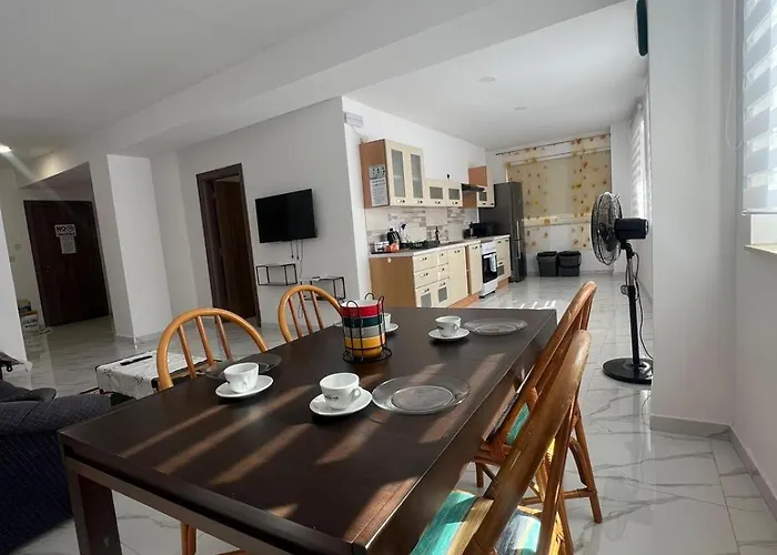 Apartament 2bdr Just Off Seafront *