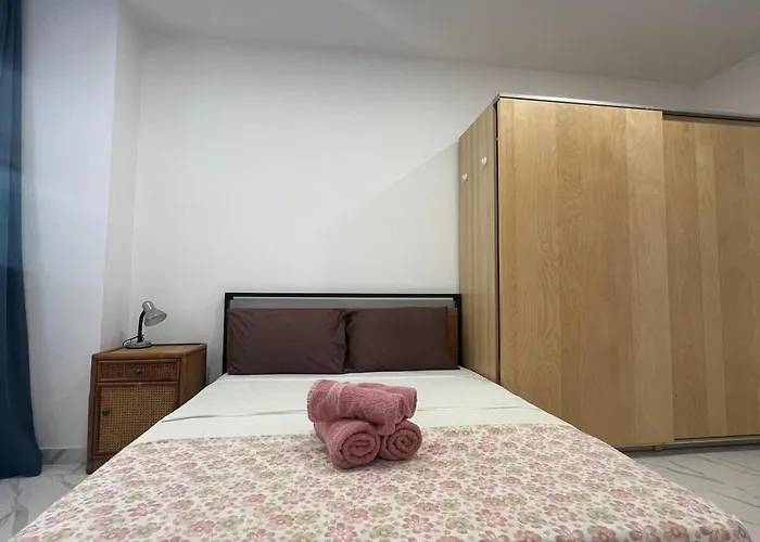 Apartament 2bdr Just Off Seafront *