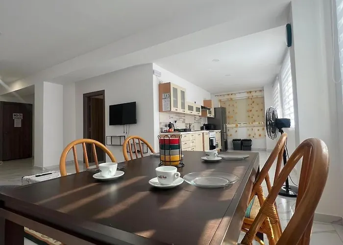 Apartament 2bdr Just Off Seafront Sliema