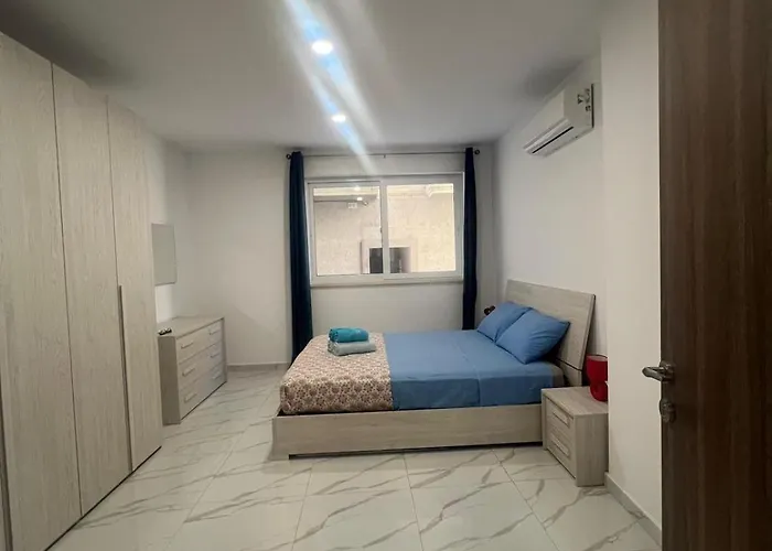 2bdr Just Off Seafront Sliema