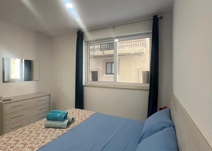 2bdr Just Off Seafront Apartament Sliema