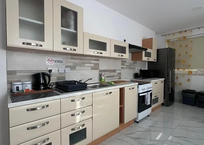 公寓 2bdr Just Off Seafront 斯利马