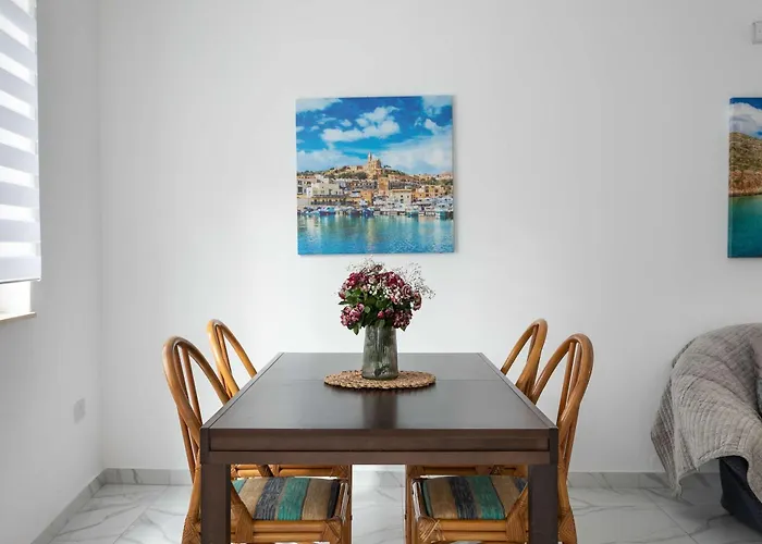 2bdr Just Off Seafront Appartement Sliema