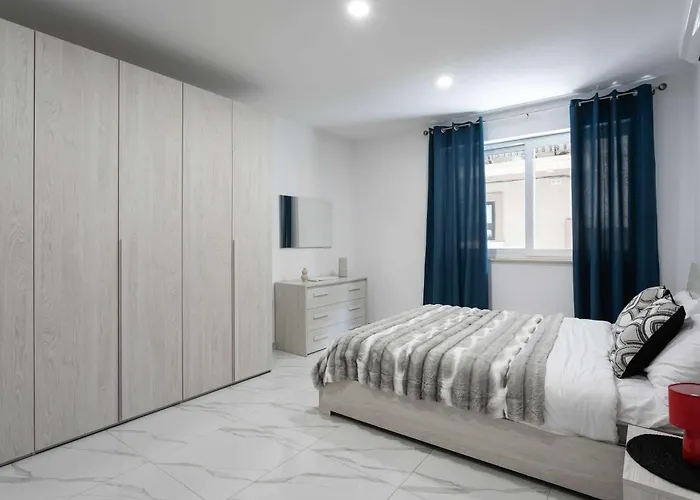 Appartement 2bdr Just Off Seafront *