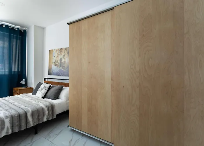 2bdr Just Off Seafront